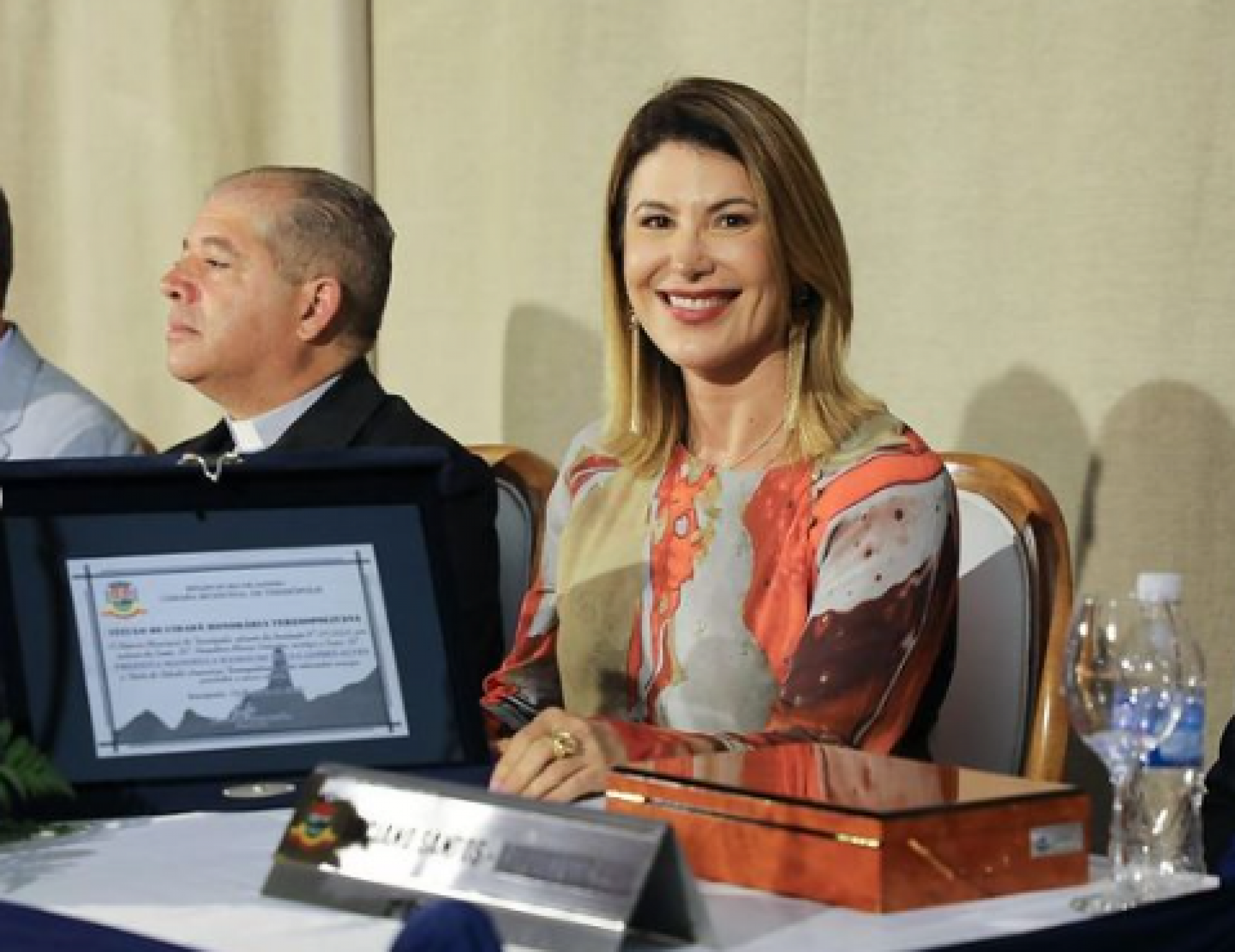 Prefeita de Saquarema, Manoela Peres, recebeu o título de Cidadã Teresopolitana - Reprodução/Instagram