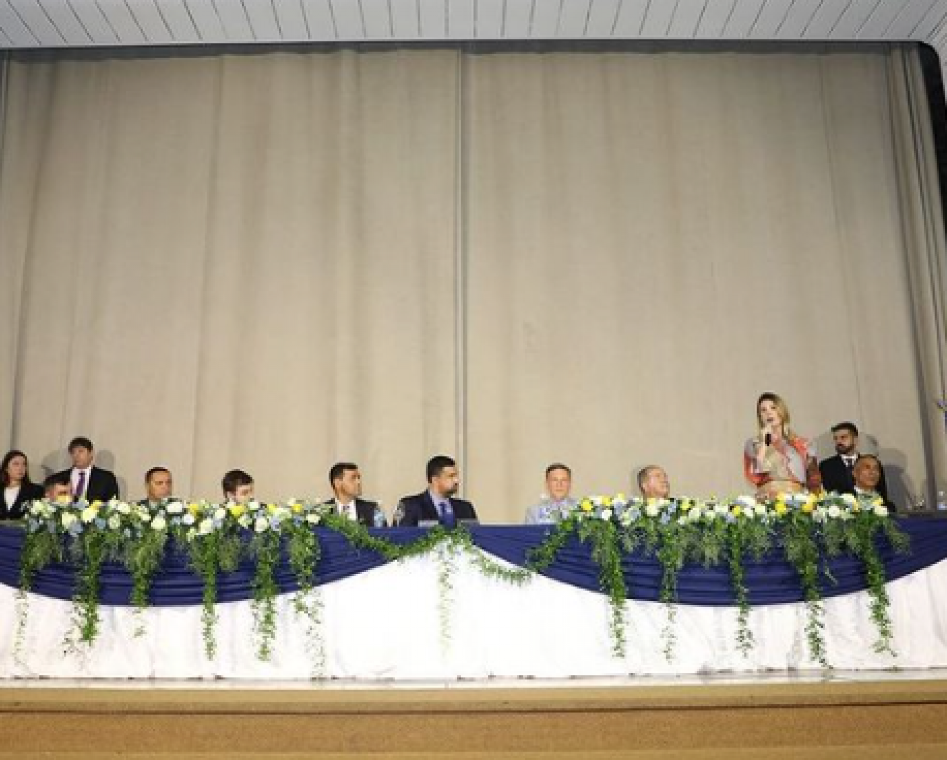 Prefeita de Saquarema, Manoela Peres, recebeu o título de Cidadã Teresopolitana - Reprodução/Instagram