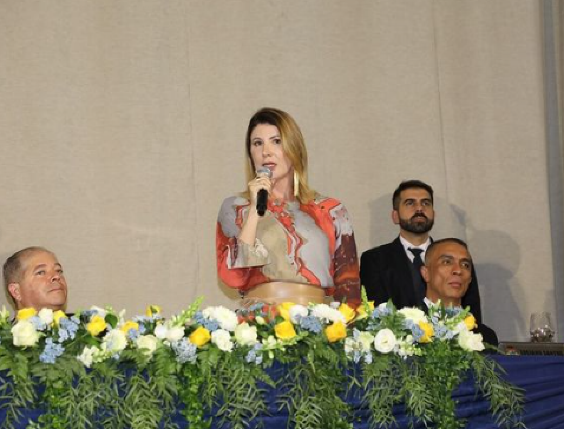 Prefeita de Saquarema, Manoela Peres, recebeu o título de Cidadã Teresopolitana - Reprodução/Instagram