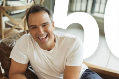 Tadeu Schmidt celebra aniversário: 'Cinquentão gato'