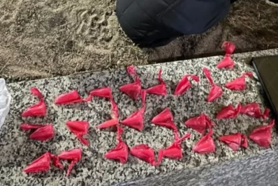 Acusado de tráfico de drogas é preso com carga de cocaína em Cabo Frio