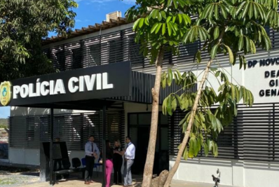 Irmãos são presos suspeitos de matar homem durante briga por ciúmes em bar