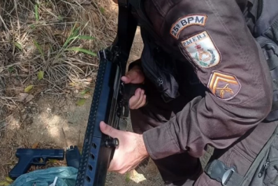 PM apreende simulacro de arma e drogas em Cabo Frio
