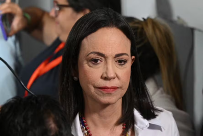 Líder da oposição participa de manifestação e diz que regime de Maduro está perto do fim