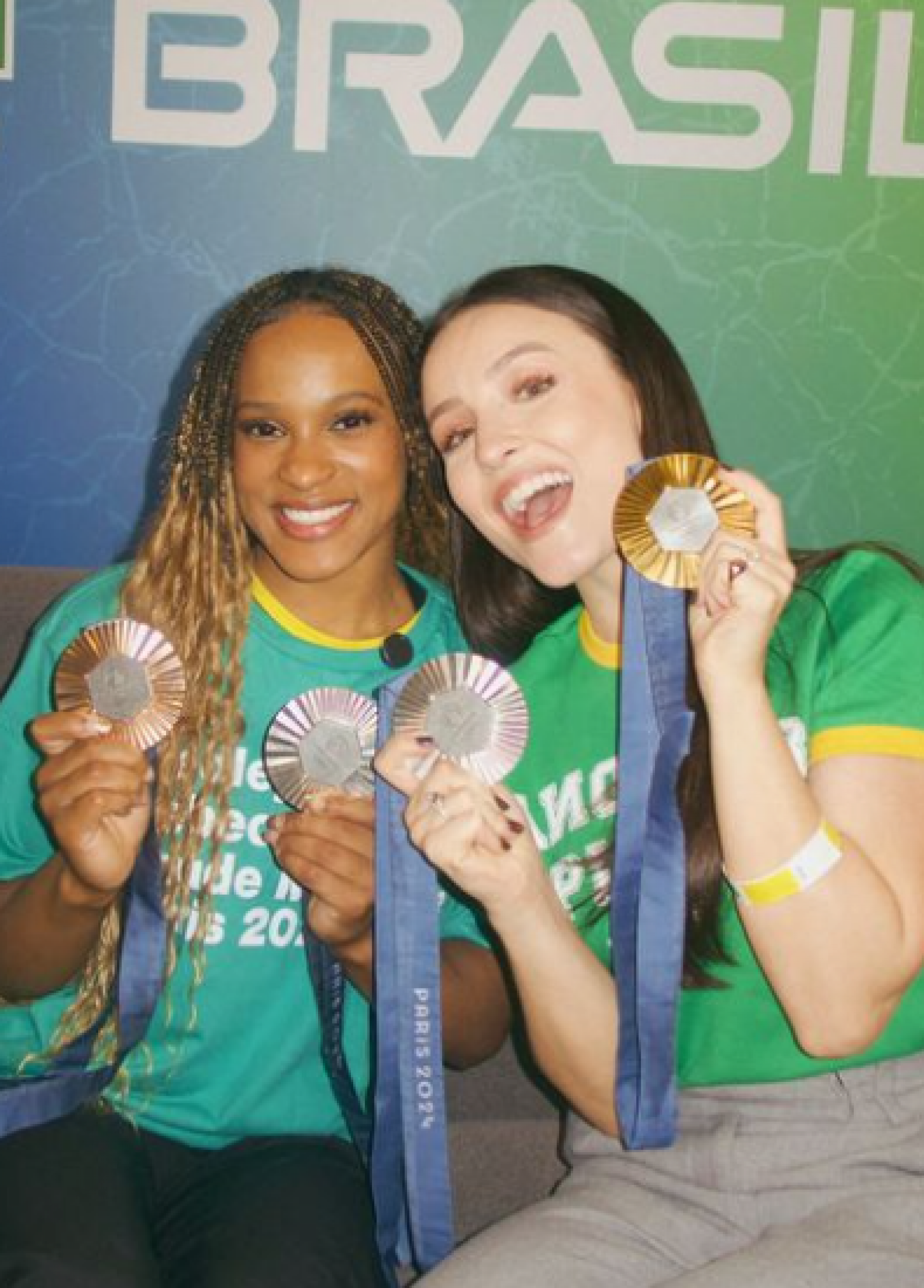 Rebeca Andrade e Larissa Manoela  - Reprodução / Instagram