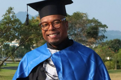 Buchecha exibe diploma e comemora formatura: 'Cumpri a missão'