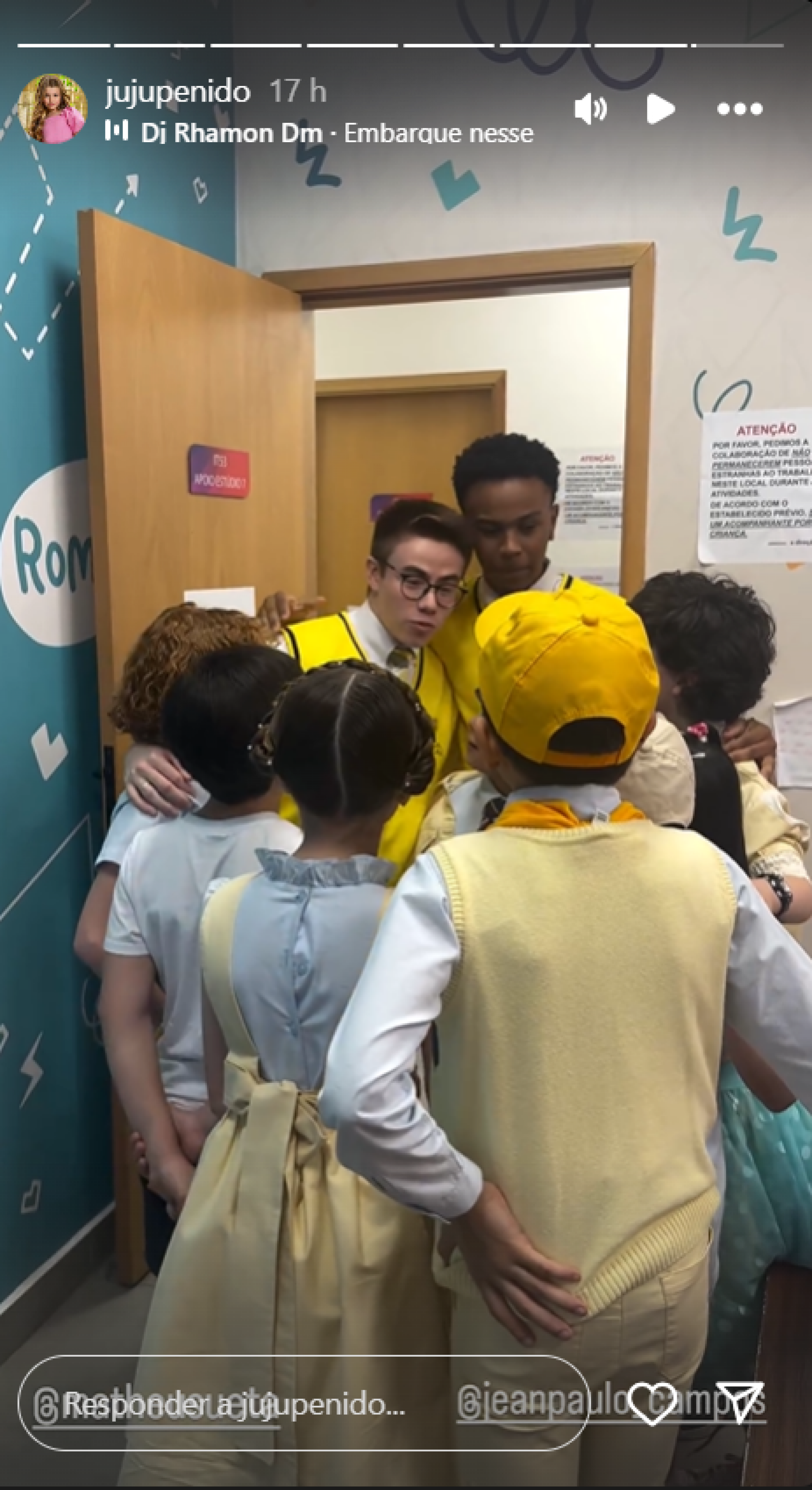 Atores se vestem como Cirilo e Kokimoto 12 anos após 'Carrossel' - Foto: Reprodução