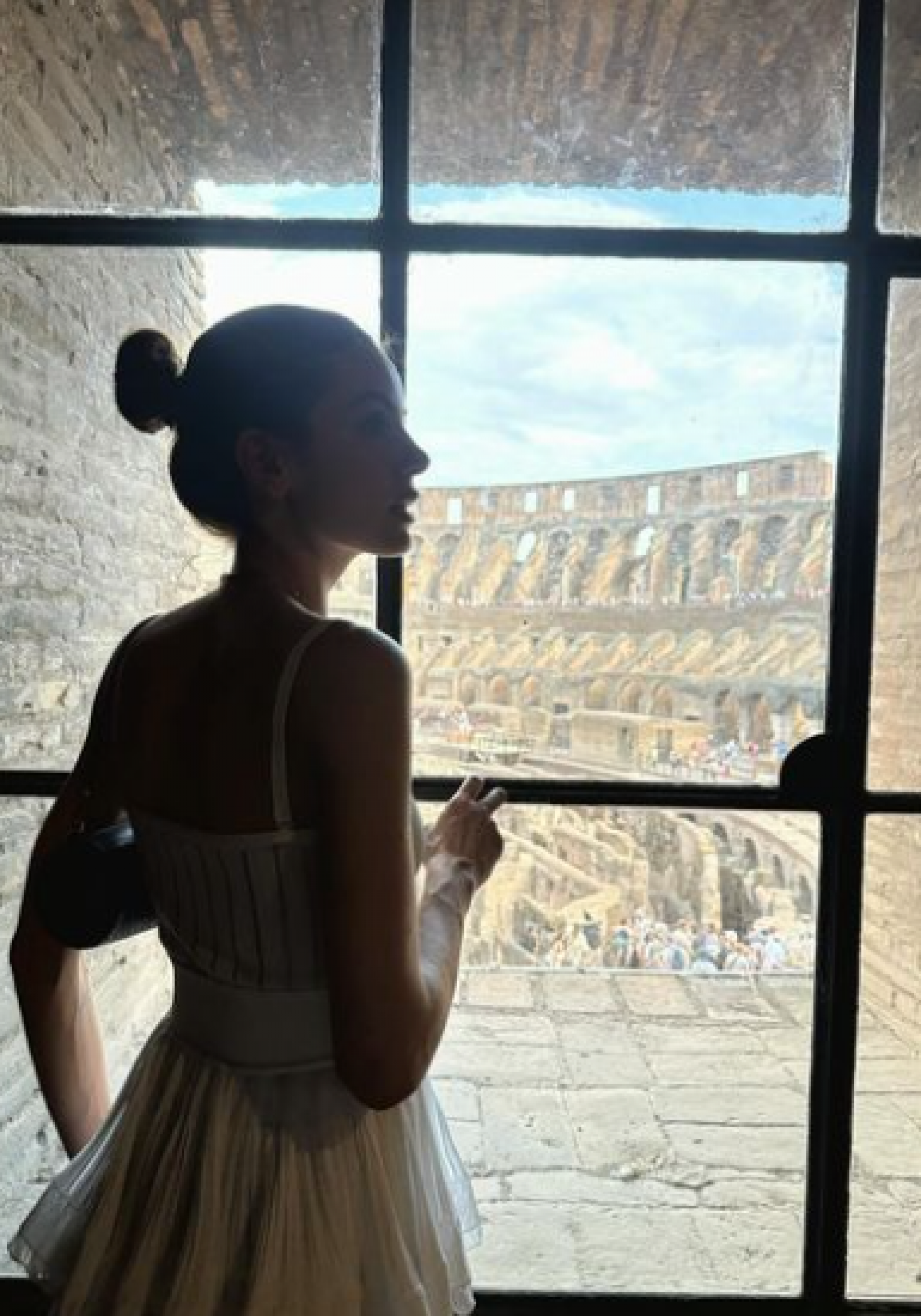 Camila Queiroz compartilha fotos de viagem pela Itália - Reprodução / Instagram