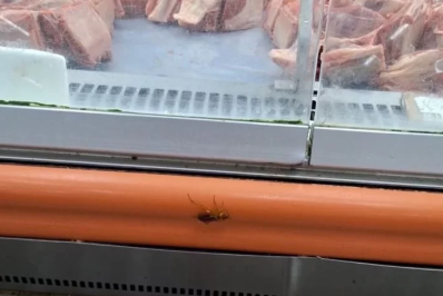 Consumidor flagra barata em açougue de supermercado de Cabo Frio