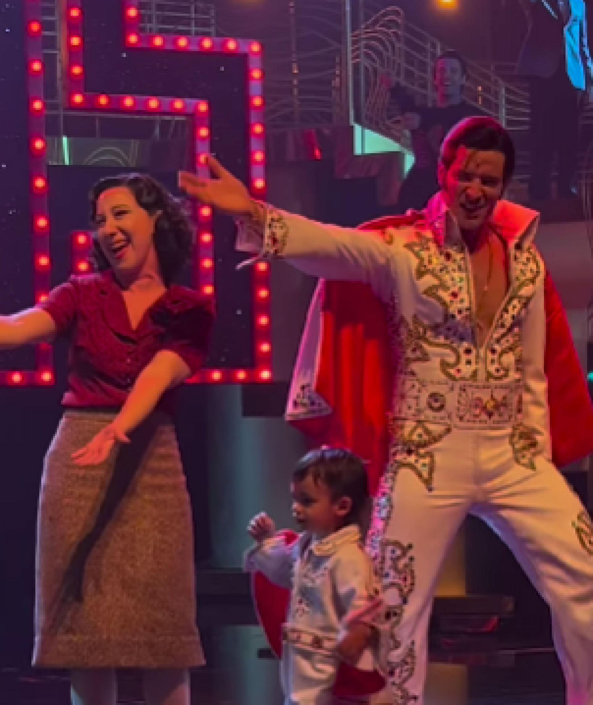 Filho de Leandro lima rouba cena vestido de Elvis - Reprodução de vídeo / Instagram