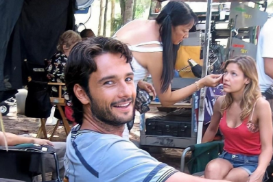 Rodrigo Santoro resgata fotos dos bastidores de 'Lost': 'Trabalho muito importante'
