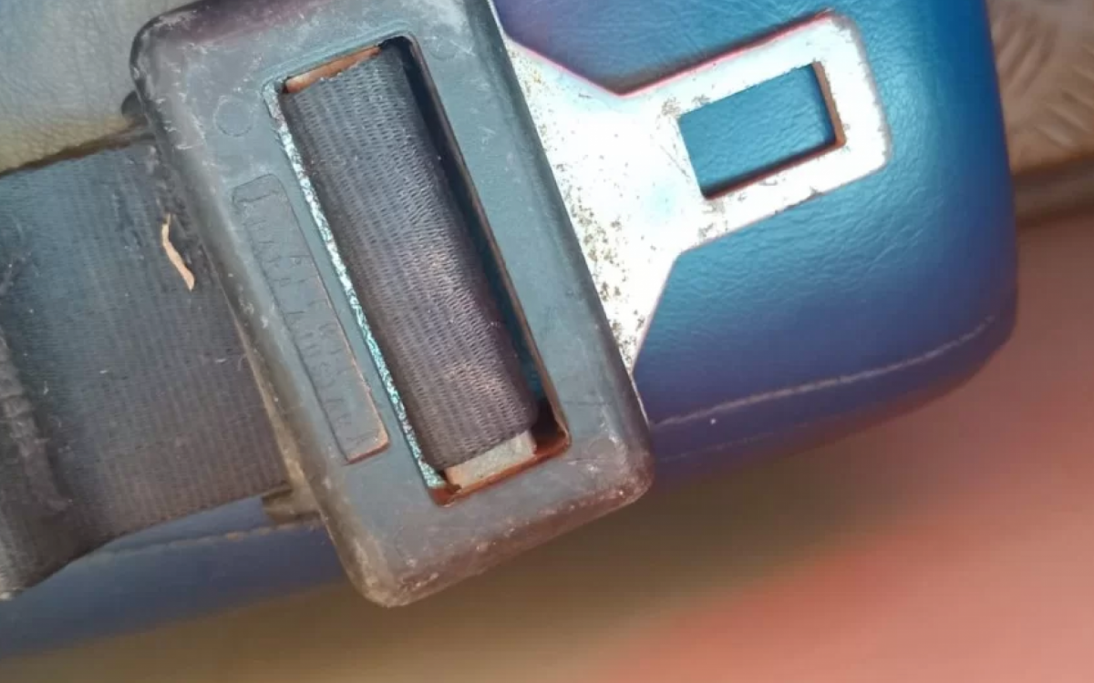 Ônibus em condições precárias 