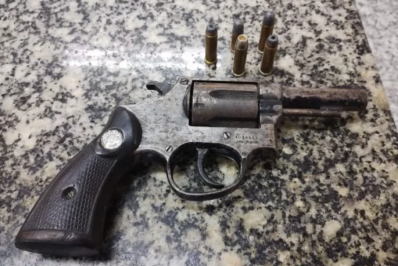 Homem é preso com arma de fogo em barbearia de Cabo Frio