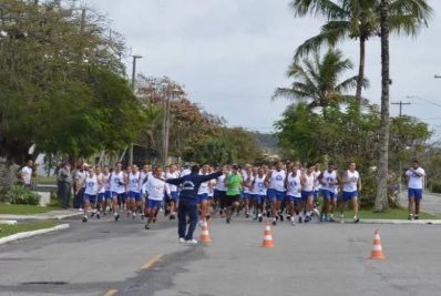 Retirada de kits da Corrida Morada da Aviação Naval, em São Pedro da Aldeia, acontece no sábado (24)