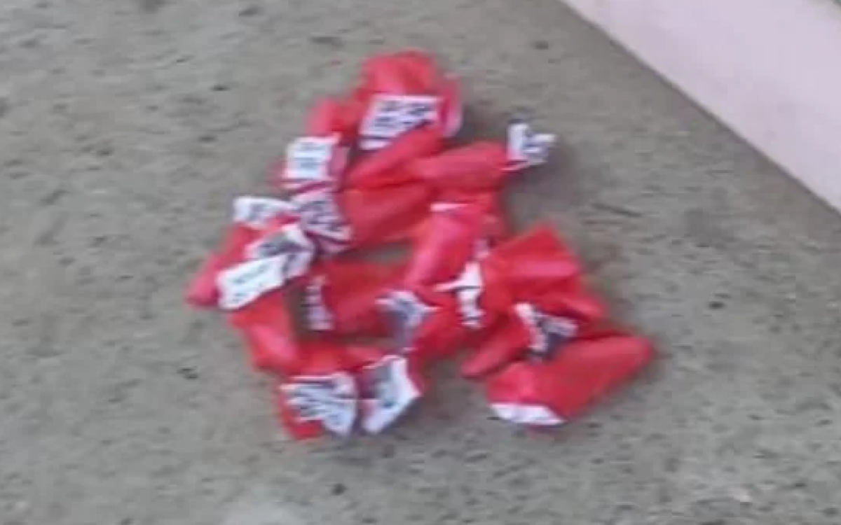 18 pinos de cocaína e R$ 40 em espécie