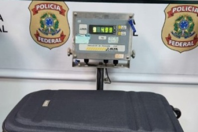 Dois homens são presos por tráfico de drogas no Aeroporto do Galeão