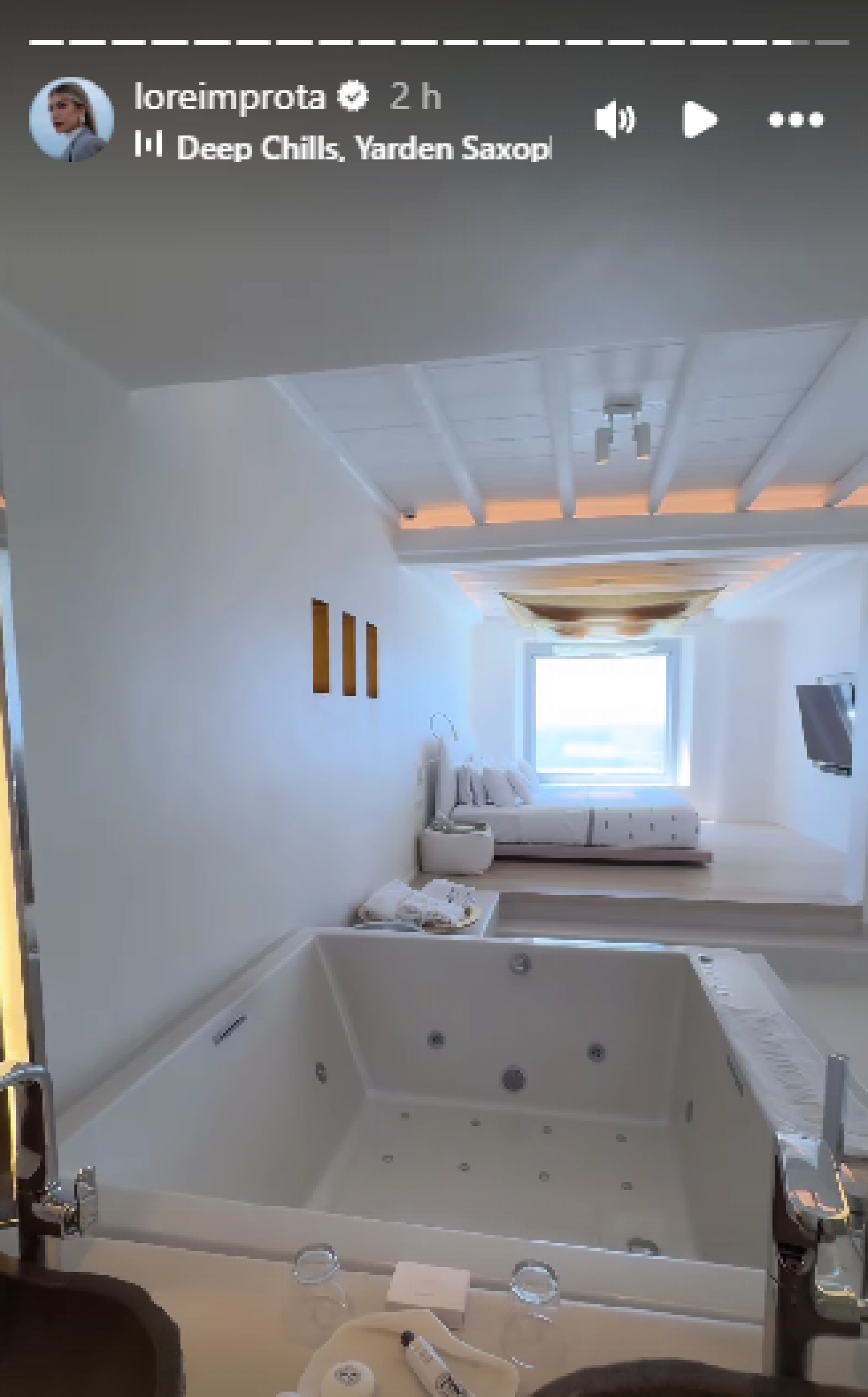 Lore Improta viaja com Leo Santana para a Grécia e mostra detalhes do quarto luxuoso - Reprodução / Instagram