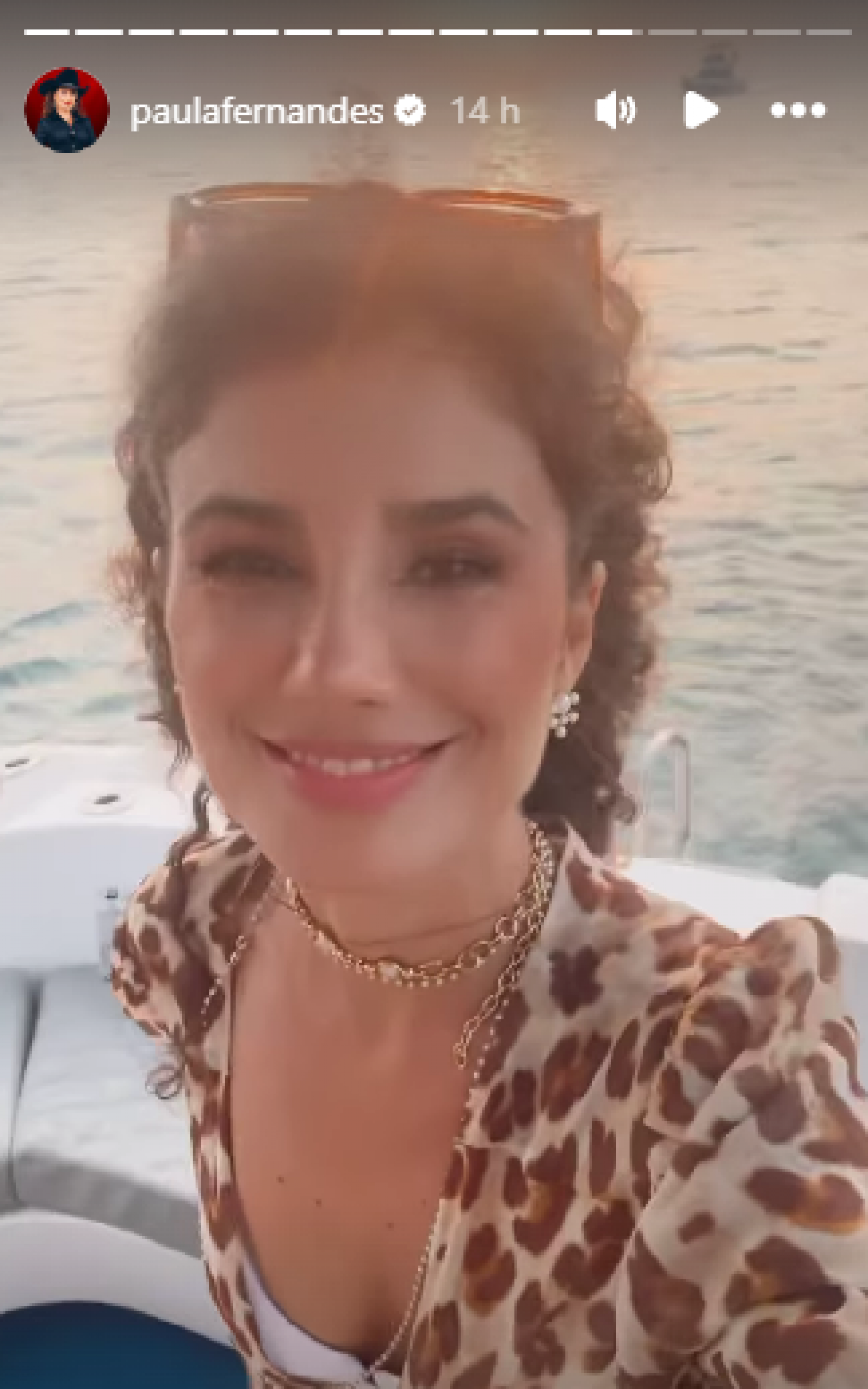 Paula Fernandes aproveita passeio de lancha em Fernando de Noronha - Reprodução de vídeo / Instagram