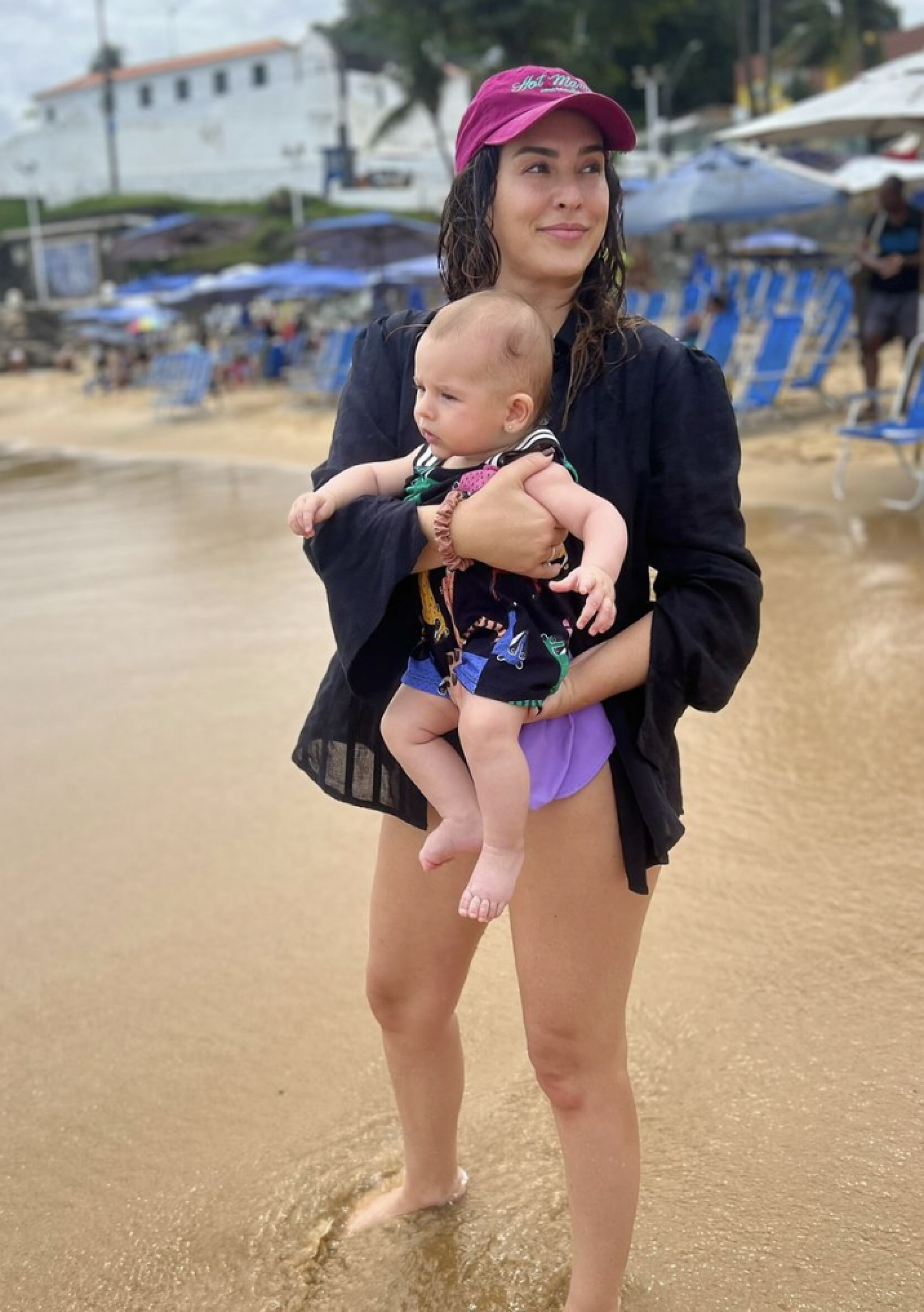 Fe Paes Leme leva filha para curtir dia de praia pela primeira vez - / reprodução Instagram