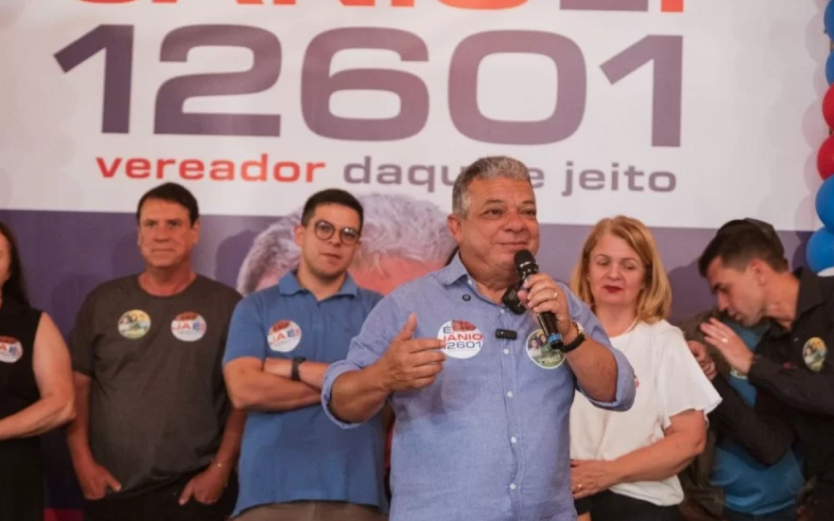 Janio Mendes durante lançamento de campanha
