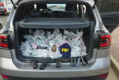 Homem é preso transportando farta carga de drogas e armas em São Pedro da Aldeia