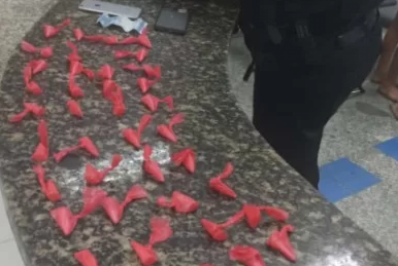 PM realiza apreensões de drogas e detém acusados em Cabo Frio