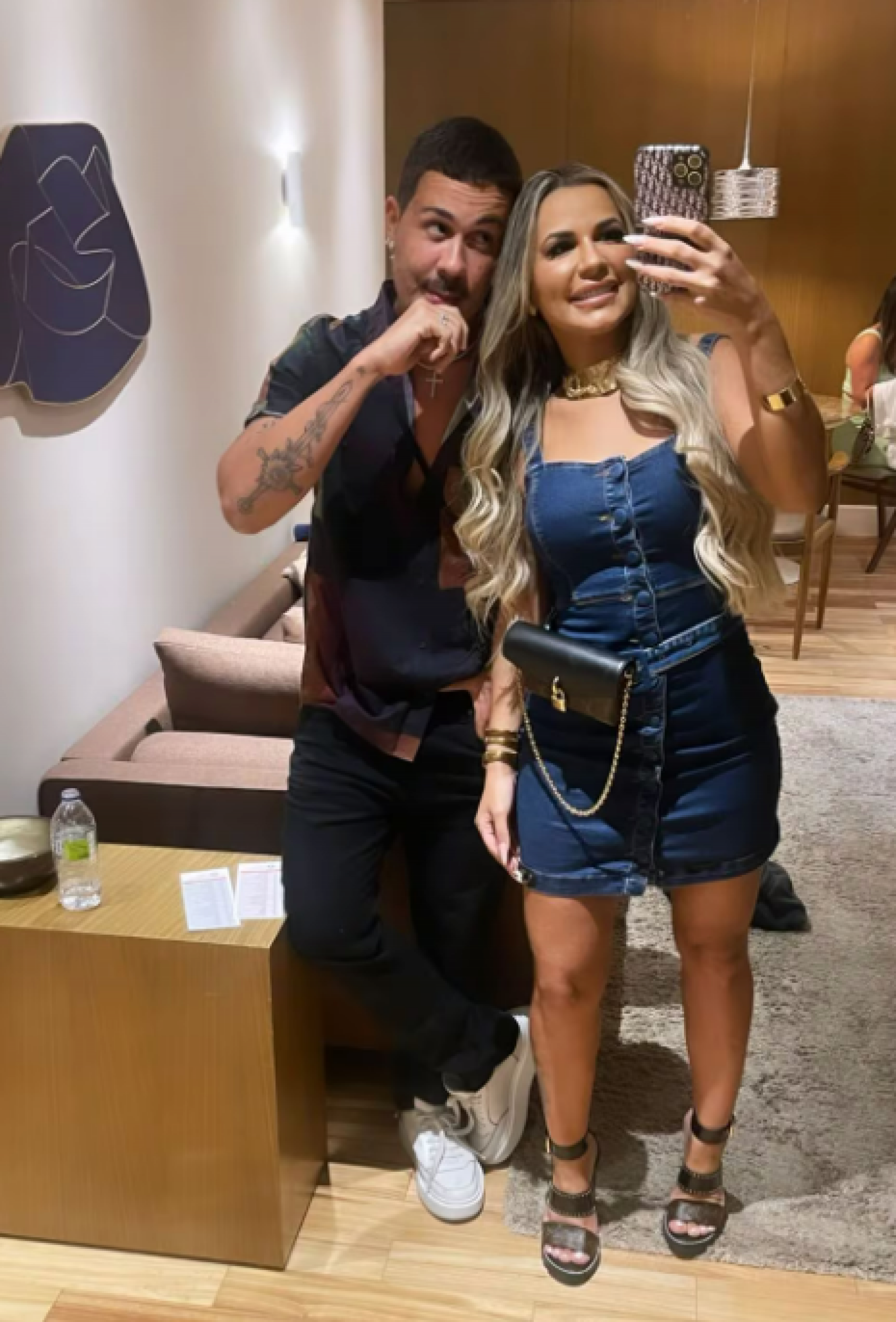 Carolina Dieckmann faz piquenique com vinhos e guloseimas em fazenda portuguesa - Reprodução / Instagram