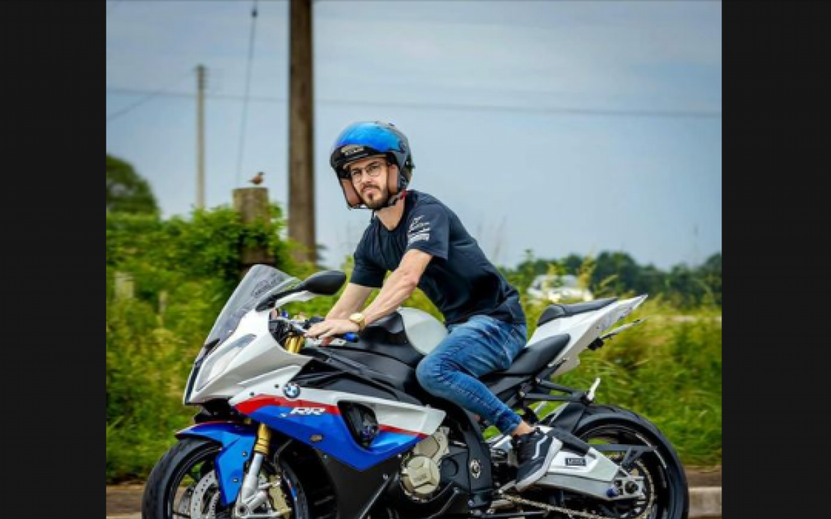 Nas redes sociais, os amigos lamentaram a morte do piloto