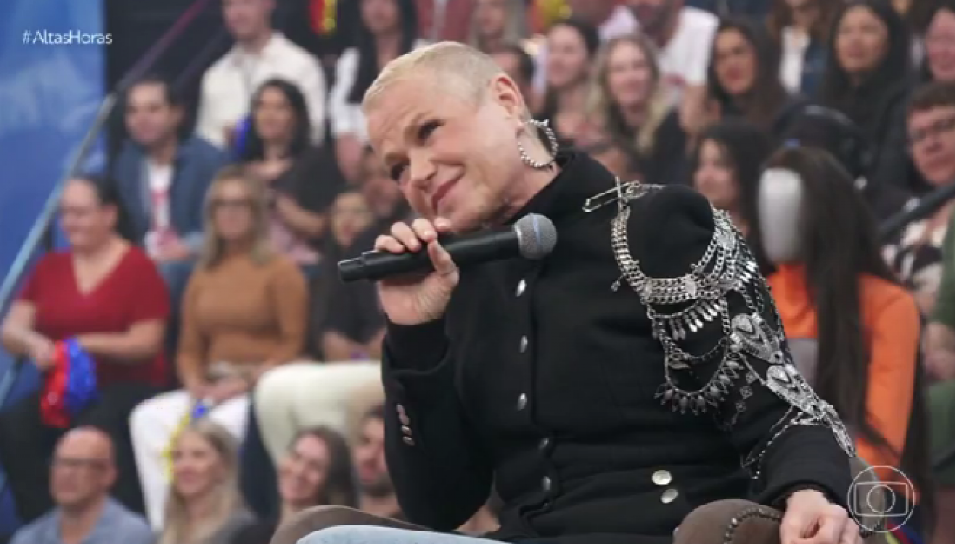 Negra Li se emociona ao relembrar Adriana Bombom no palco com Xuxa: 'Uma esperança' - Reprodução de vídeo