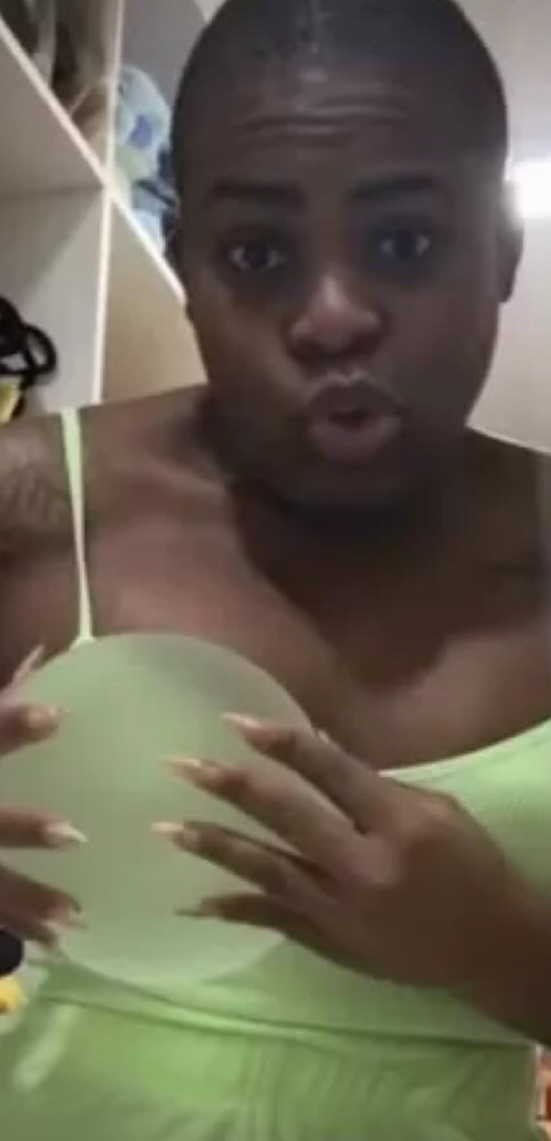 Jojo Todynho mostra sua antiga prótese de silicone - reprodução Instagram