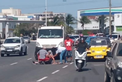 Colisão entre carro e motocicleta deixa mulher ferida na RJ-140, em São Pedro da Aldeia 