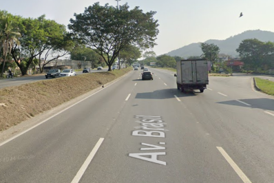 Passageiros são assaltados em ônibus na Av. Brasil