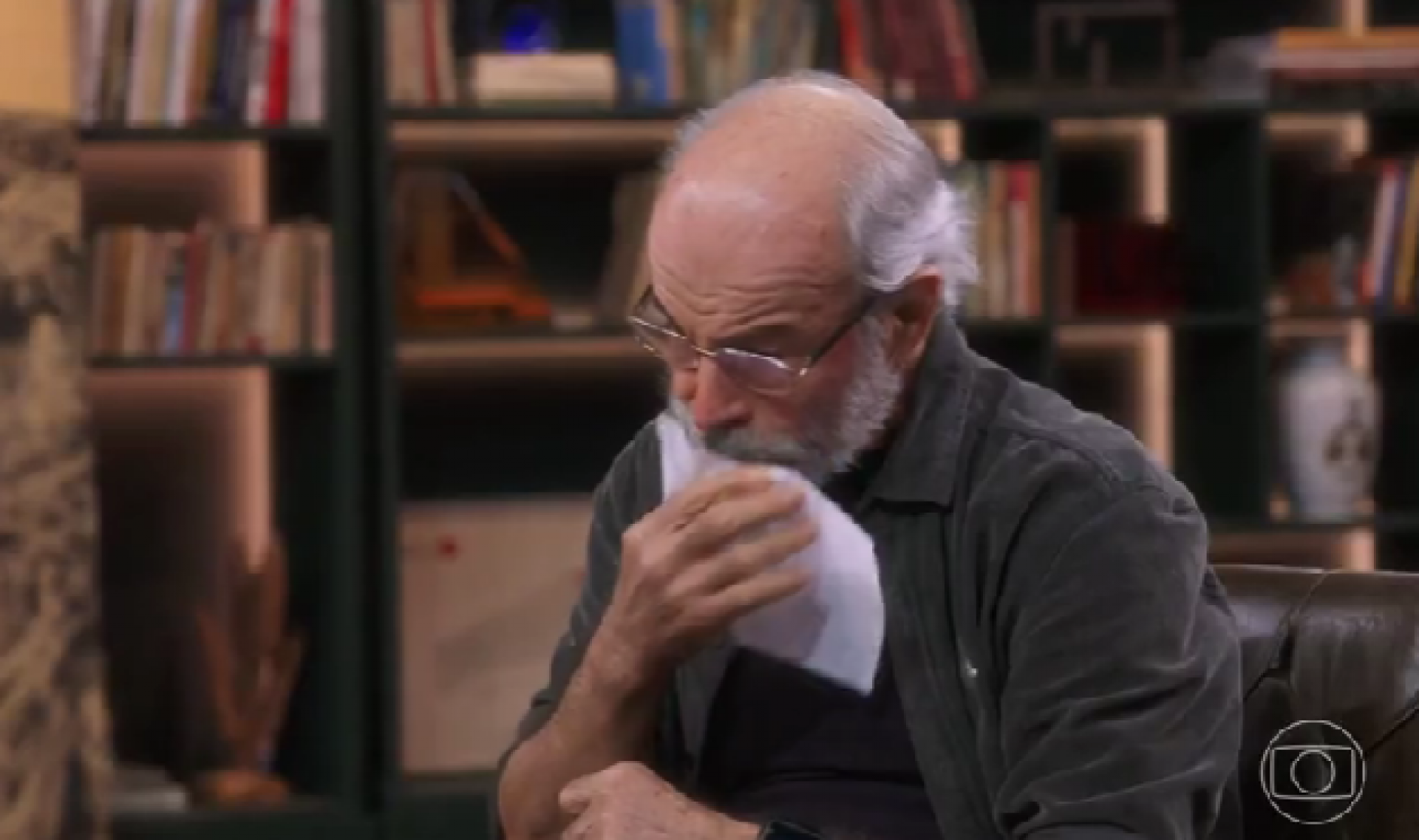 Osmar Prado chora ao lembrar de Mané Garrincha: 'O vi sendo humilhado e não fiz nada' - Reprodução de vídeo