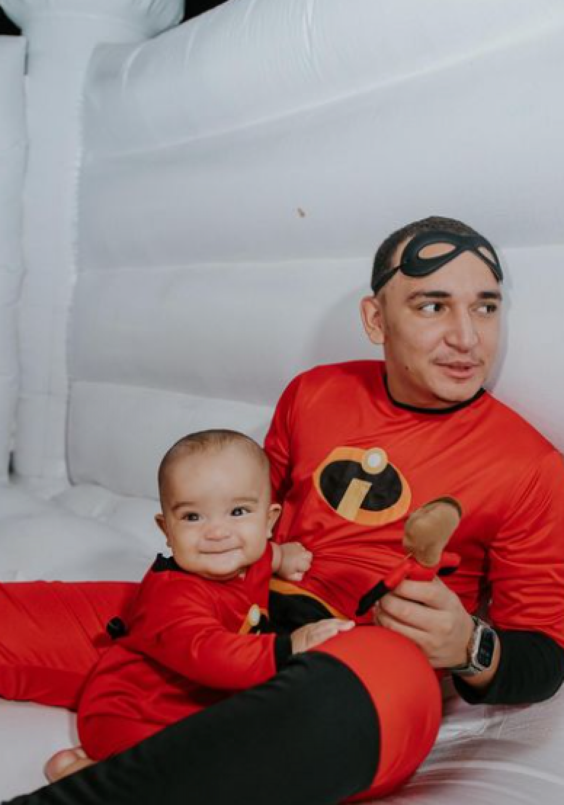 João Gomes e o filho, Jorge, fantasiados de 'Os Incríveis' - Reprodução / Instagram