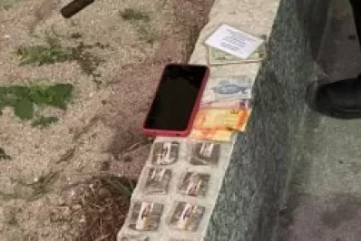 Dupla é detida com drogas em São Pedro da Aldeia