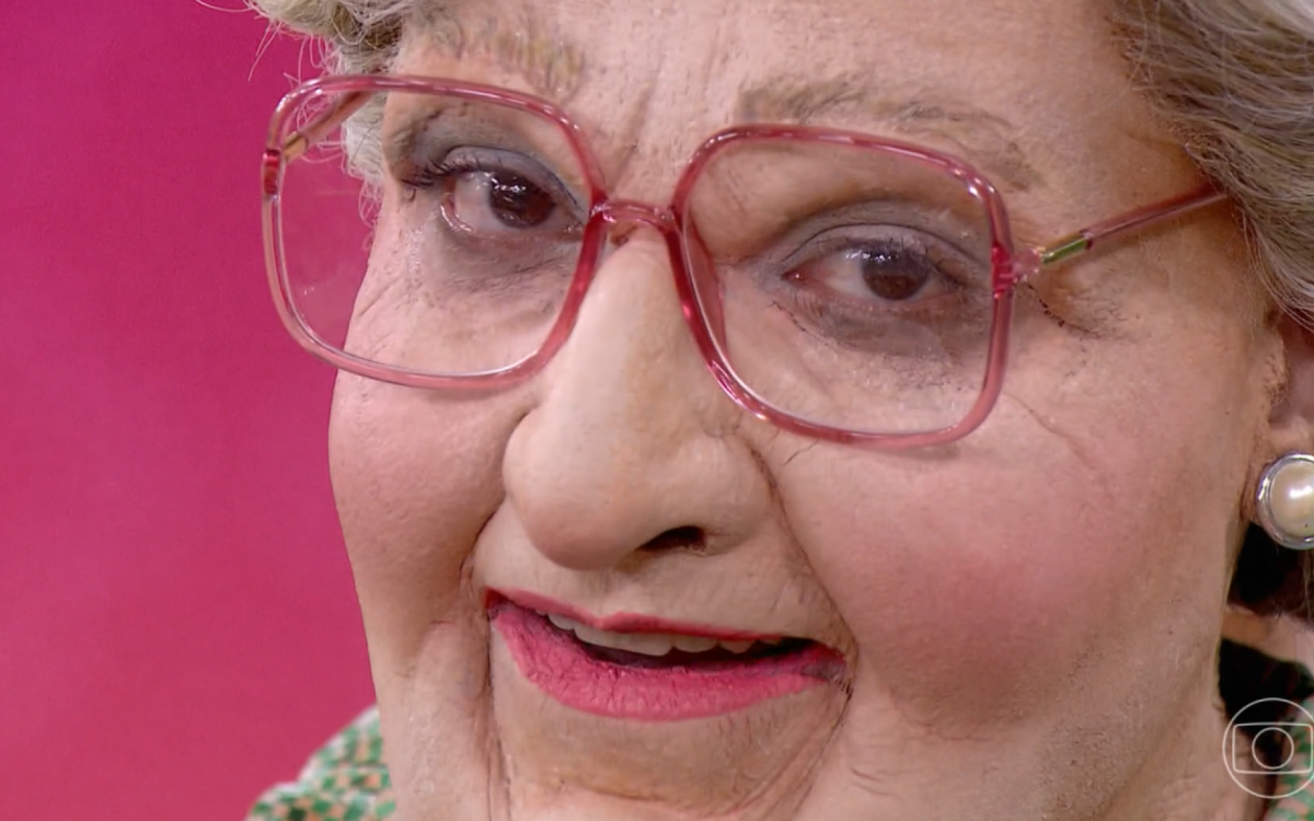 Edu Sterblitch  caracterizado de 'Uma Babá Quase Perfeita' - Reprodução/Globo 