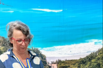 Poetisa lança livro em homenagem a Arraial do Cabo