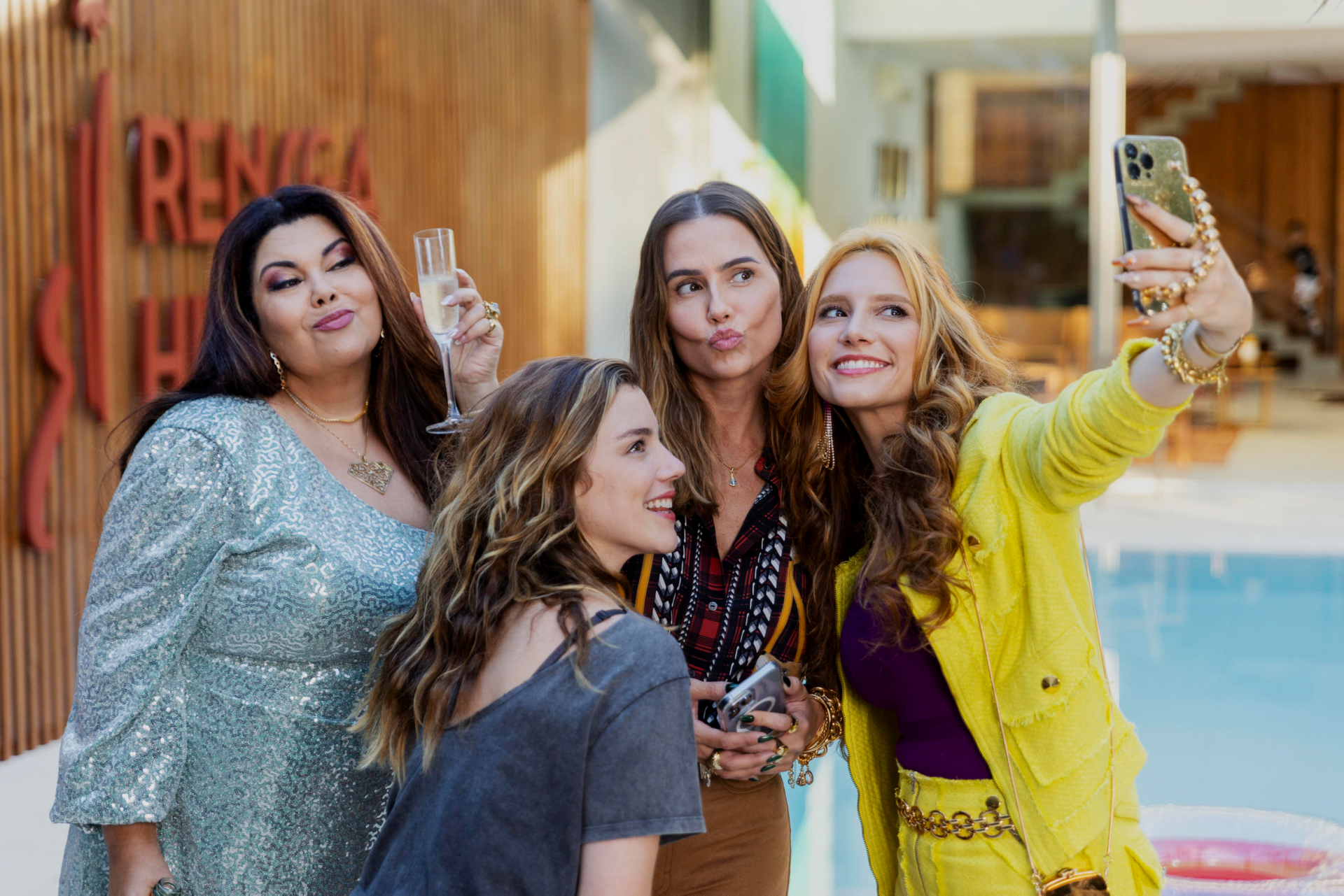 Helena (Fabiana Karla), Raíssa (Alice Wegmann), Marlene (Deborah Secco) e Gláucia (Lorena Comparato) - Vitor Peruzze / Cabecidade