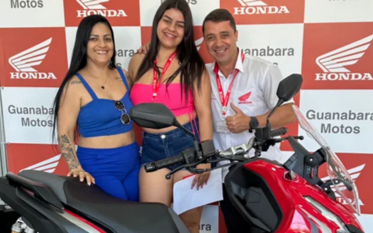 Cintia e sua irmã Priscila, momentos antes da perda