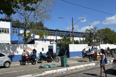 Balanço de votações pela manhã em Cabo Frio: Filas cheias e denúncias de irregularidades