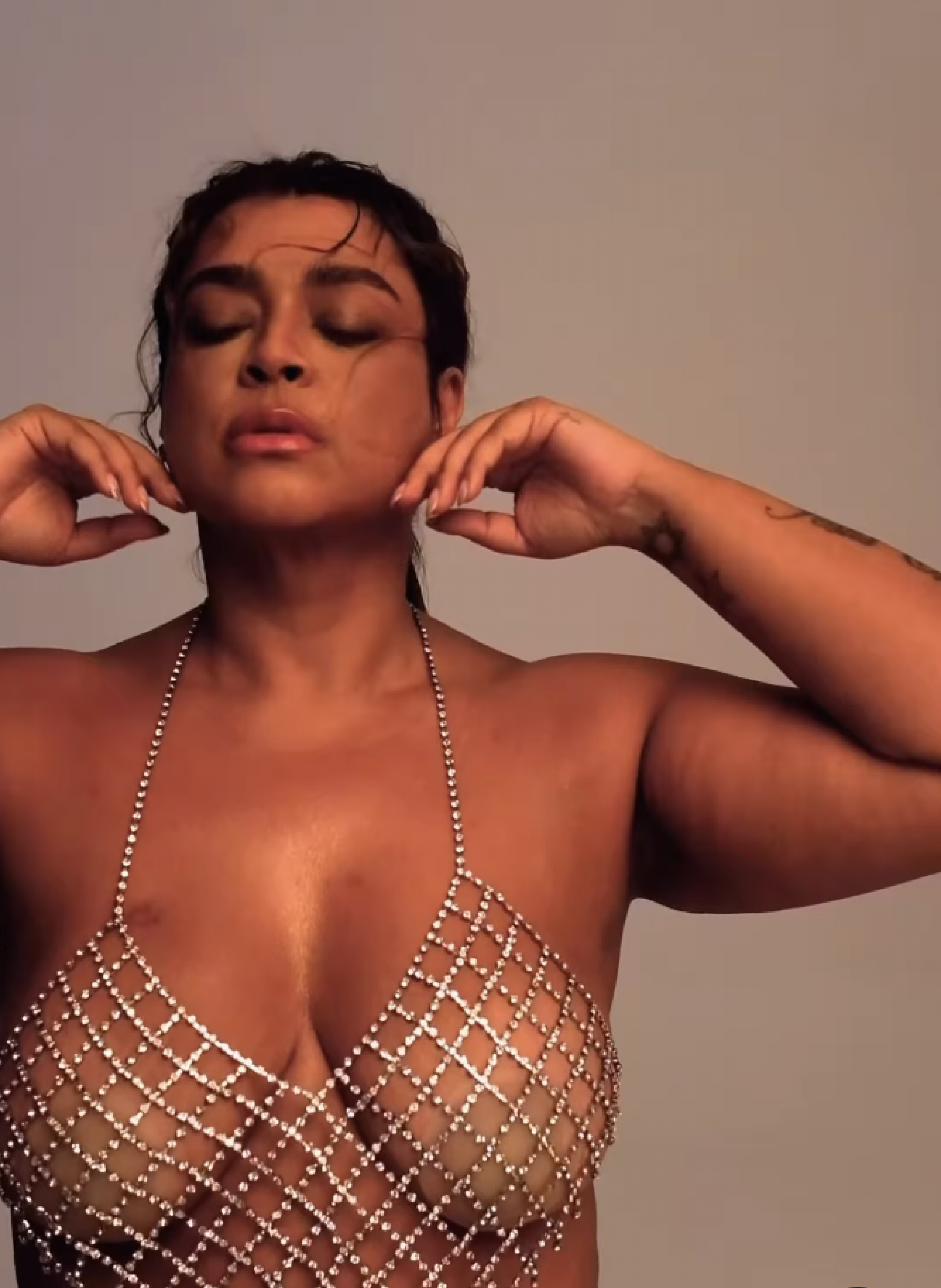 Preta Gil mostra bastidores do ensaio fotográfico que fez para celebrar seus 50 anos - reprodução Instagram