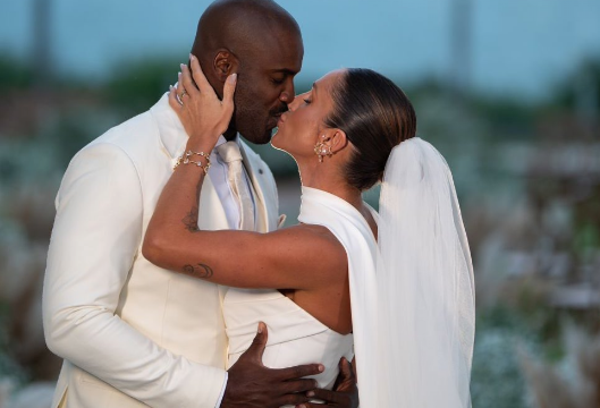 Rafael Zulu celebra um ano de casamento com Aline Becker - Reprodução / Instagram