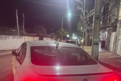 Celular esquecido em carro roubado leva à apreensão de suspeito em Cabo Frio