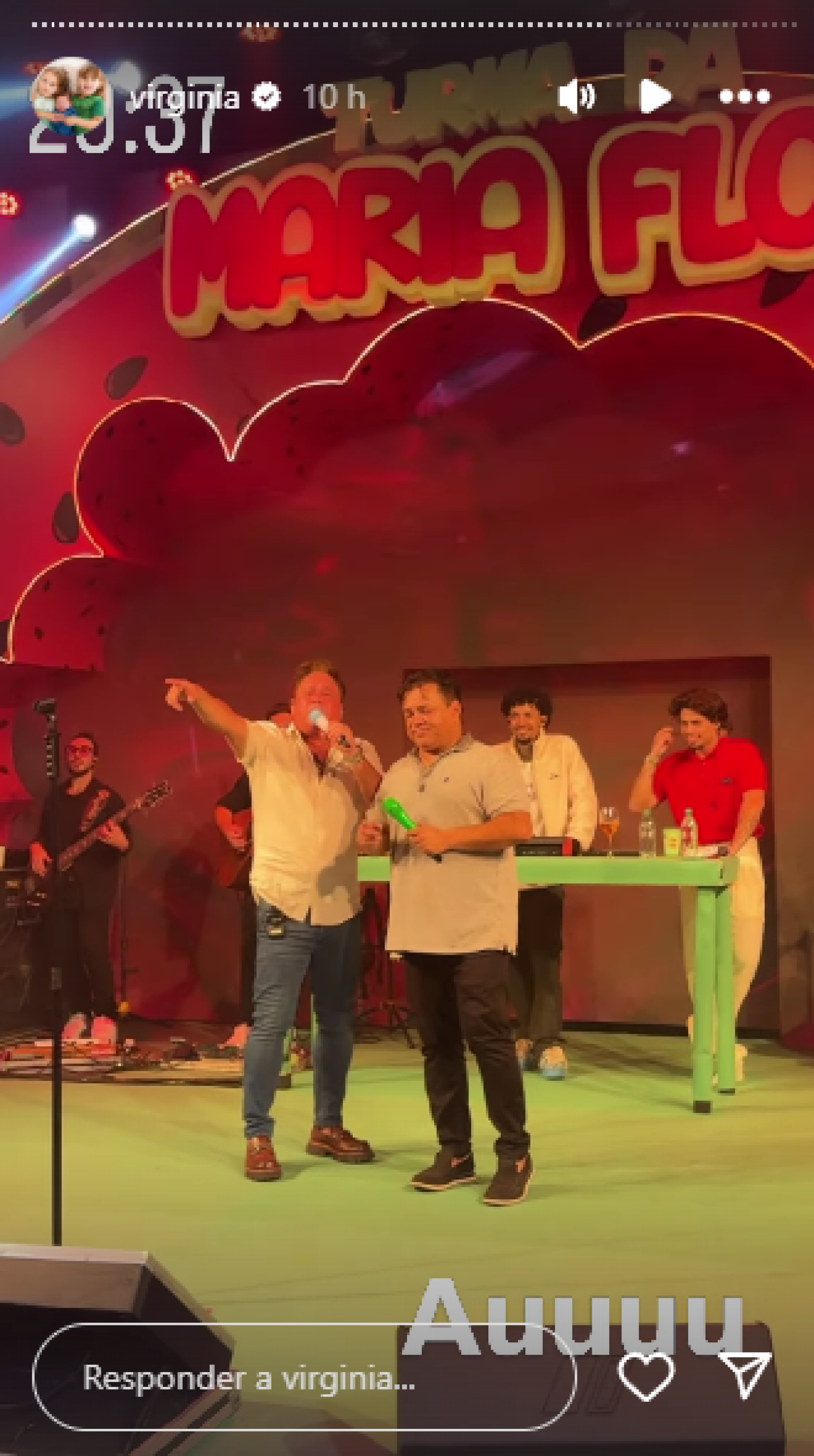 Leonardo sobe no palco no aniversário da neta, Maria Flor - Reprodução de vídeo / Instagram