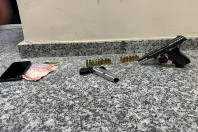 Jovem armado tenta fugir da polícia, mas é capturado com pistola em Cabo Frio