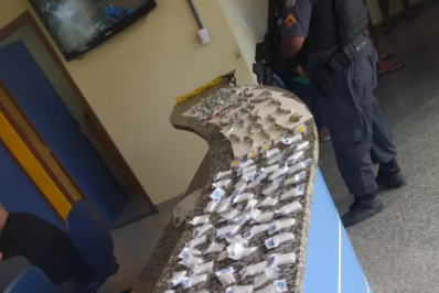 Adolescente de 15 anos é apreendido por tráfico de drogas em São Pedro da Aldeia