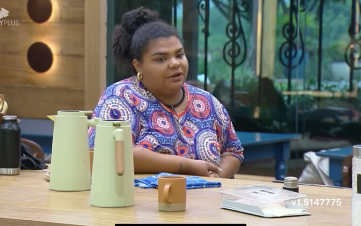 Na 'Fazenda', Flora Cruz conversa com Flor sobre namoro da mãe - Reprodução/Record