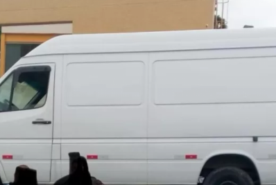 PM recupera van roubada em São Pedro da Aldeia