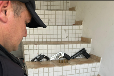 Criminosos são baleados após fazer passageiros como reféns em assalto na Avenida Brasil