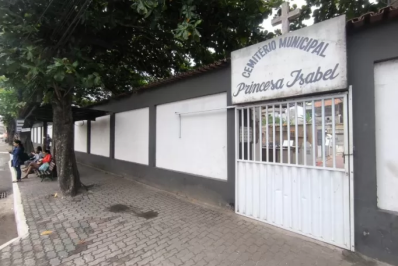 Prefeitura de Arraial do Cabo prepara cemitério para Dia de Finados
